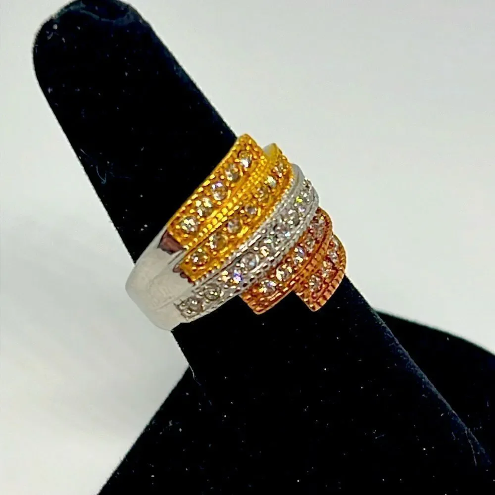 Beautiful Vintage Gold, Silver, And Copper Color Ring With Clear Stones